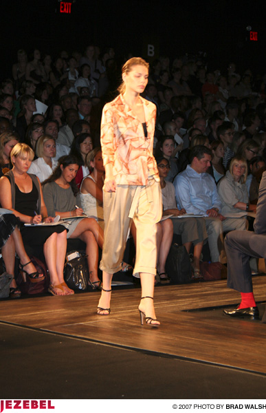 Illustration for article titled Max Azria Spring/Summer '09 Show & Scene